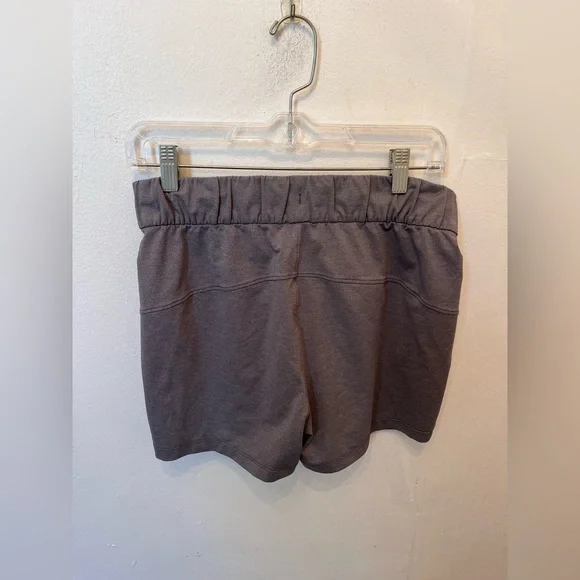 Lululemon On the Fly Short 2.5" Heathered Slate Size 6 - Picture 6 of 8